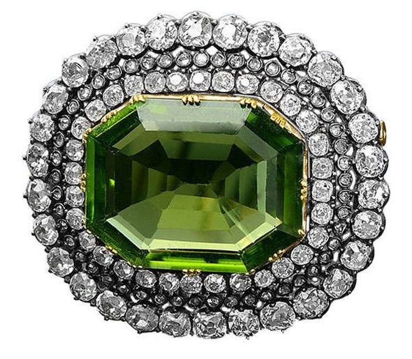 Napoleon Brooch – Peridot & Diamonds